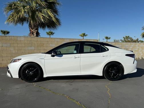 Wind Chill Pearl 2021 Toyota Camry XSE