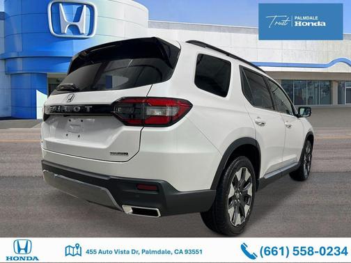 Platinum White Pearl 2026 Honda Pilot Touring 8-Passenger