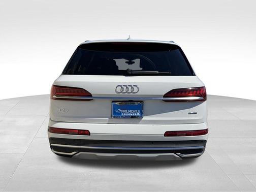 Samurai Gray Metallic 2024 Audi Q7 55 Premium Plus