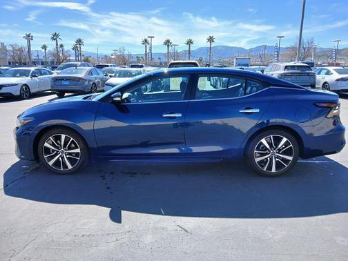 2023 Nissan Maxima SV Xtronic CVT