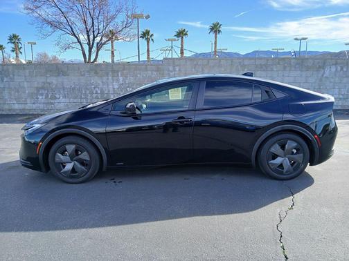 2023 Toyota Prius LE