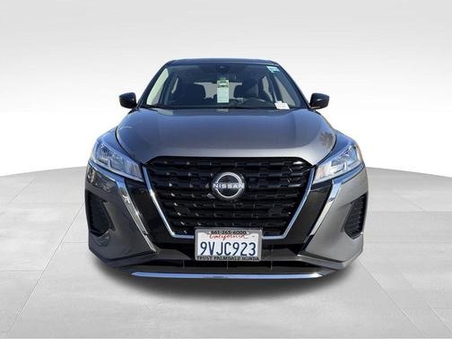 Gun Metallic 2025 Nissan Kicks S