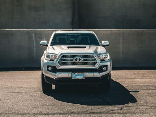 2016 Toyota Tacoma TRD Sport