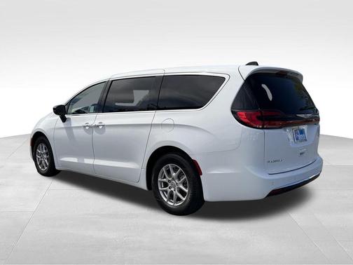 Bright White Clearcoat 2024 Chrysler Pacifica Touring L