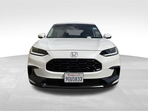 Platinum White Pearl 2024 Honda HR-V LX