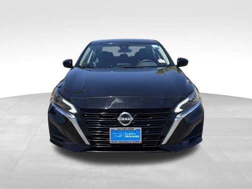 Super Black 2023 Nissan Altima 2.5 SV