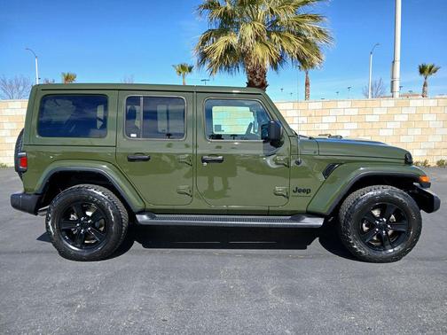 2023 Jeep Wrangler 4-Door Sahara Altitude 4x4
