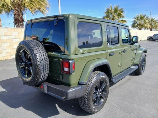 2023 Jeep Wrangler 4-Door Sahara Altitude 4x4