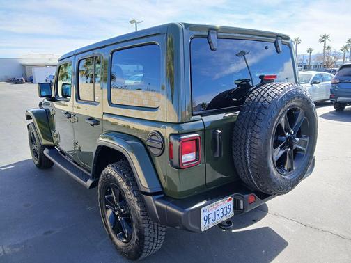 2023 Jeep Wrangler 4-Door Sahara Altitude 4x4