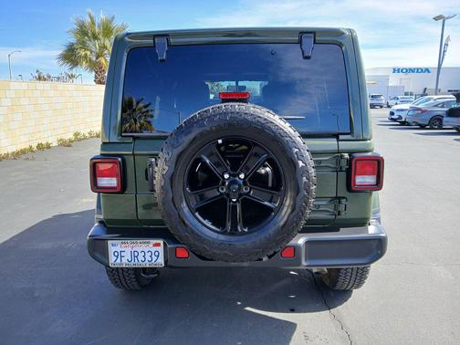 2023 Jeep Wrangler 4-Door Sahara Altitude 4x4