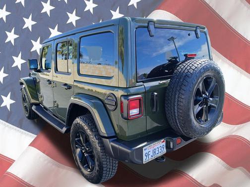 2023 Jeep Wrangler 4-Door Sahara Altitude 4x4