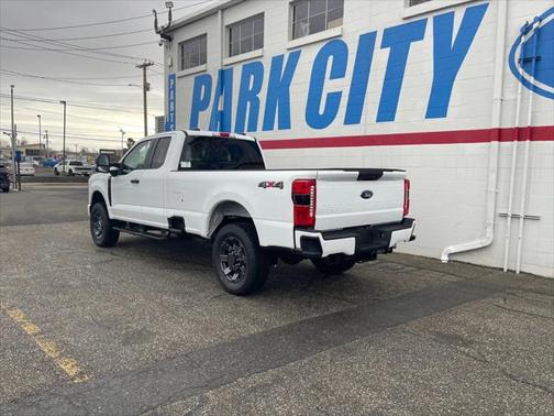 2025 Ford F-350 XLT