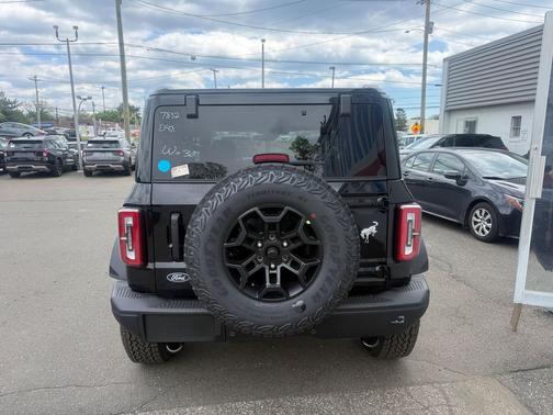 SHADOW BLACK 2026 Ford Bronco Badlands