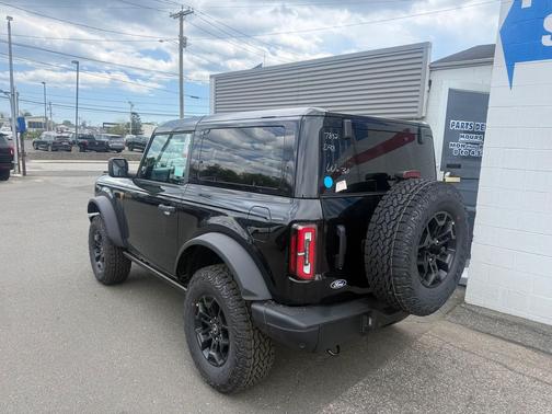 SHADOW BLACK 2026 Ford Bronco Badlands