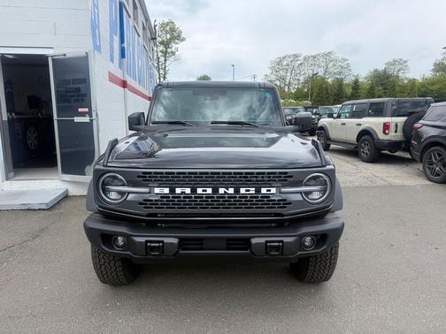 SHADOW BLACK 2026 Ford Bronco Badlands
