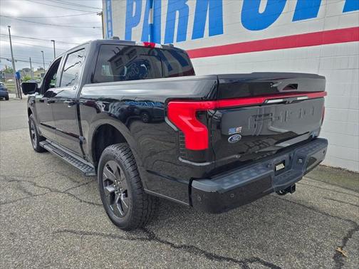 2022 Ford F-150 Lightning LARIAT