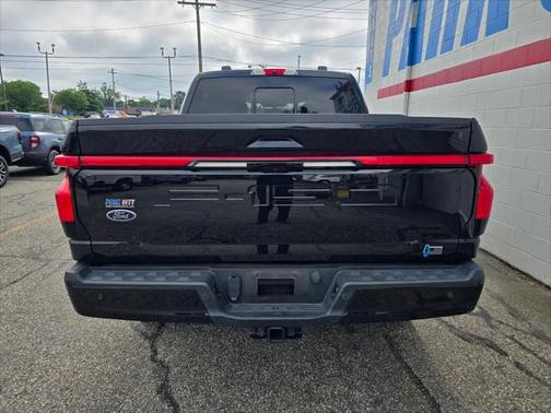 2022 Ford F-150 Lightning LARIAT