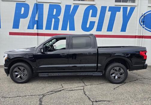 2022 Ford F-150 Lightning LARIAT