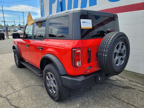 RACE RED 2023 Ford Bronco Big Bend