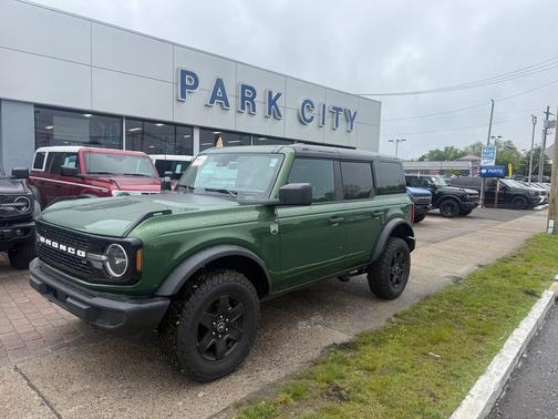 ERUPTION GREEN METALLIC 2025 Ford Bronco Big Bend