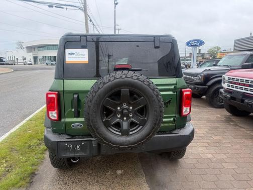 ERUPTION GREEN METALLIC 2025 Ford Bronco Big Bend