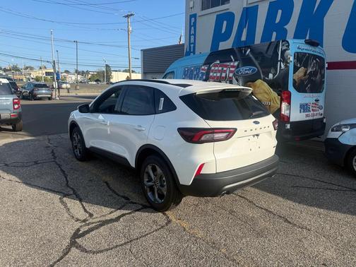 2025 Ford Escape ST-Line Select