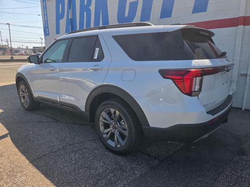 Space White Metallic 2026 Ford Explorer Active