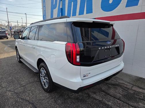 2025 Ford Expedition Max Active 4x4