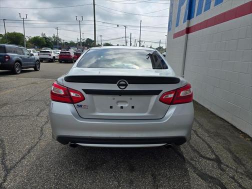 2016 Nissan Altima 2.5 SR