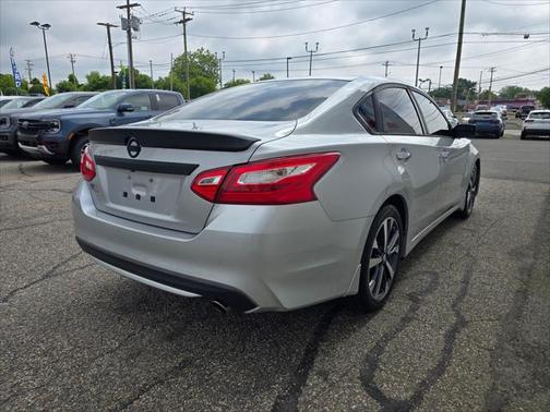 2016 Nissan Altima 2.5 SR