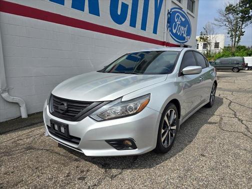 2016 Nissan Altima 2.5 SR