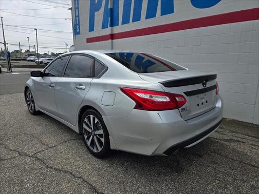 2016 Nissan Altima 2.5 SR