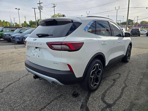 2025 Ford Escape Platinum