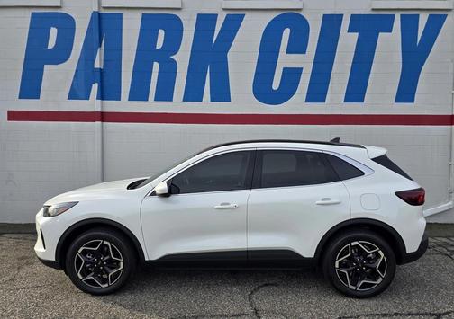 2025 Ford Escape Platinum