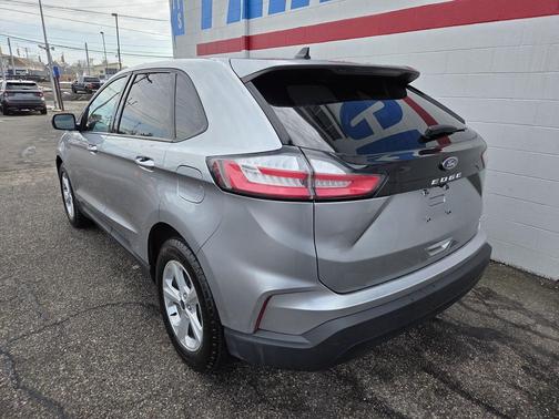 2021 Ford Edge SE