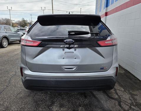 2021 Ford Edge SE