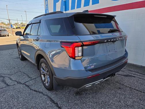 2025 Ford Explorer Active