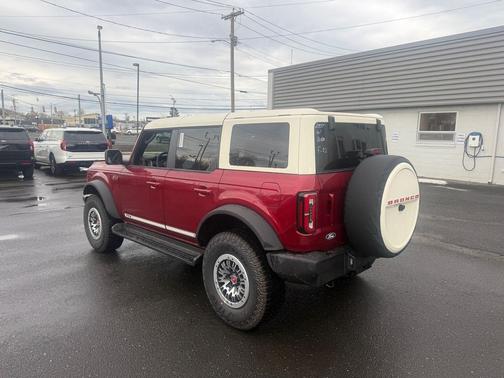 RUBY RED MET TNTD CLEARCOAT 2026 Ford Bronco Outer Banks