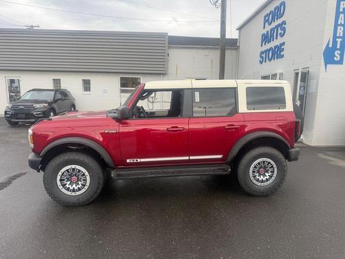 RUBY RED MET TNTD CLEARCOAT 2026 Ford Bronco Outer Banks