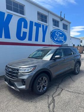 CARBONIZED GRAY METALLIC 2026 Ford Explorer Active w/200A Pkg