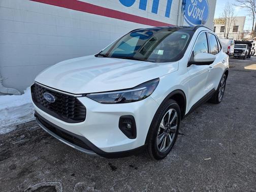 2025 Ford Escape Platinum