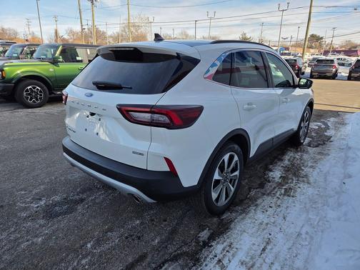 2025 Ford Escape Platinum