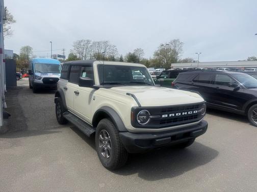 DESERT SAND 2026 Ford Bronco Big Bend