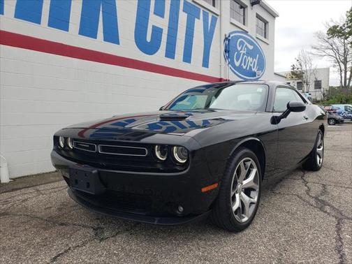 2015 Dodge Challenger SXT Plus