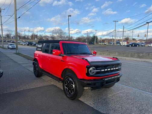 2023 Ford Bronco Outer Banks