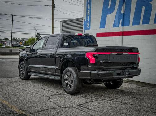 2025 Ford F-150 Lightning LARIAT