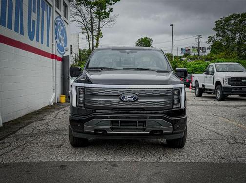 2025 Ford F-150 Lightning LARIAT