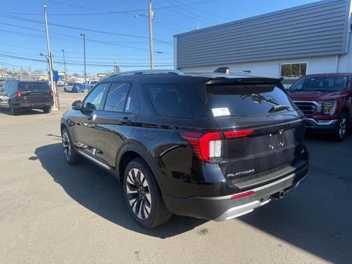 Agate Black Metallic 2026 Ford Explorer Platinum