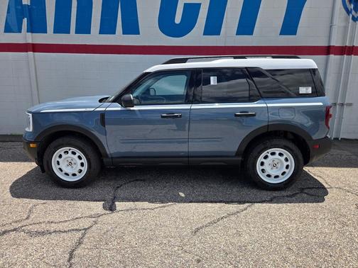 AZURE GRAY METALLIC TRI-COAT 2026 Ford Bronco Sport Heritage