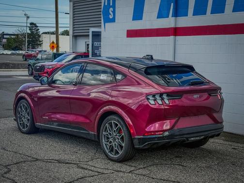 2025 Ford Mustang Mach-E GT